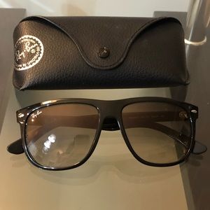 **LIKE NEW** Authentic Ray Bans 🕶